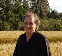 Dr. Eduardo Caires