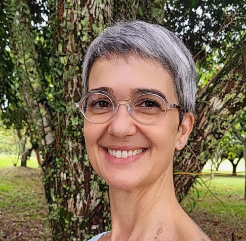 Dra. Fabiane Vezzani